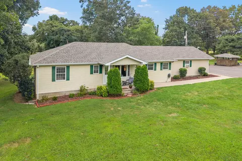 7270 Greenville Rd, Hopkinsville, KY 42240
