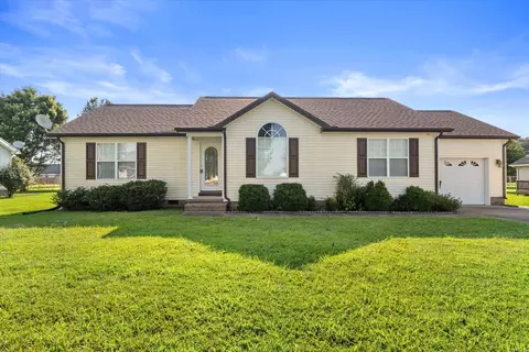 104 Edgeview Dr, Hohenwald, TN 38462