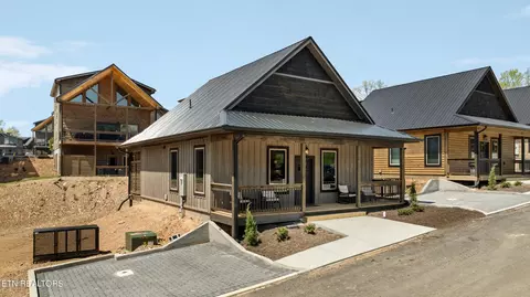 575 Warbonnet Way, Pigeon Forge, TN 37863