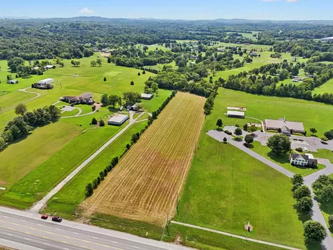 3 Lebanon Rd, Lebanon, TN 37087