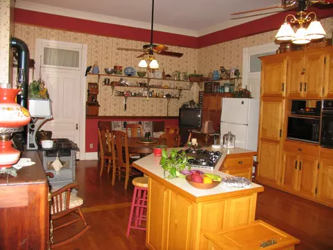 Kitchen - 1019 E Main St, Murfreesboro, TN 37130 photo 1 of 6