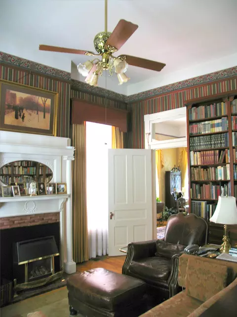 Living - 1019 E Main St, Murfreesboro, TN 37130 photo 4 of 6
