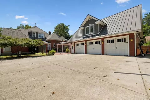Exterior - 1019 E Main St, Murfreesboro, TN 37130 photo 18 of 20