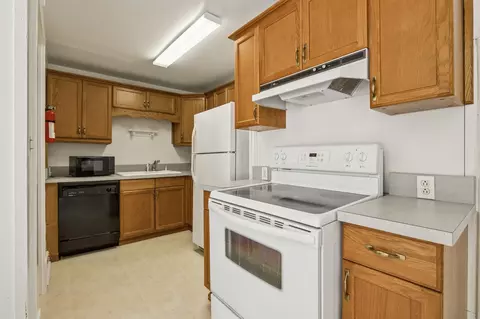 Kitchen - 1019 E Main St, Murfreesboro, TN 37130 photo 5 of 6