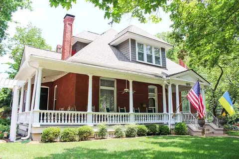 Exterior - 1019 E Main St, Murfreesboro, TN 37130 photo 4 of 20