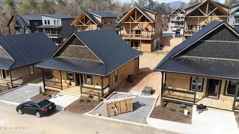 579 Warbonnet Way, Pigeon Forge, TN 37863
