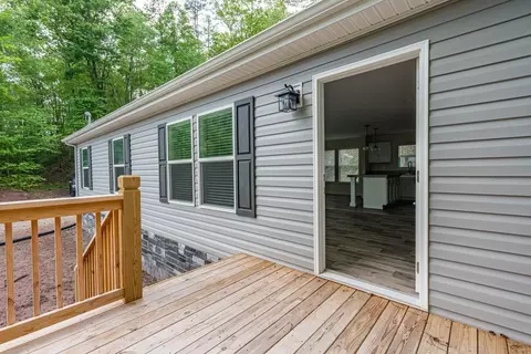 1000 Mining Town Rd, Mountain City, TN 37683