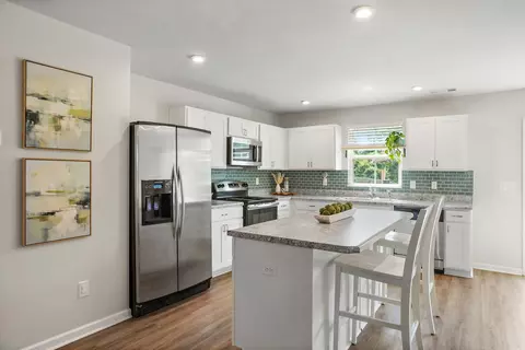 2421 Solomon Ln, Nashville, TN 37207