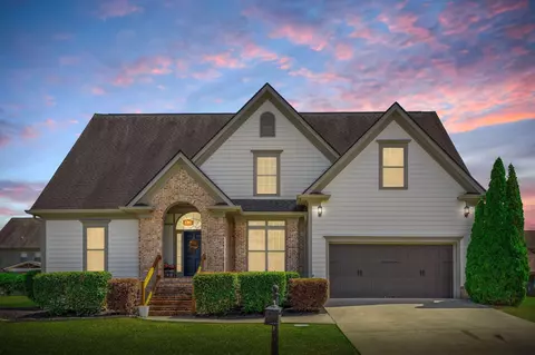 631 Lakeshore Cove Dr, Fort Oglethorpe, GA 30742