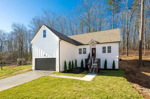 6730 Flagstone Dr, Ooltewah, TN 37363