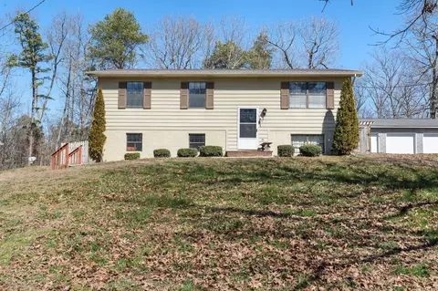 276 SE Bell St, Cleveland, TN 37323