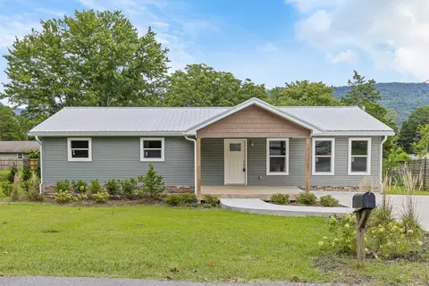 257 Walnut Ave, Trenton, GA 30752