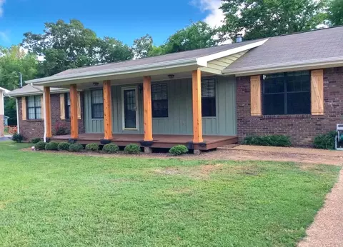 5620 Landrum Dr, Ooltewah, TN 37363