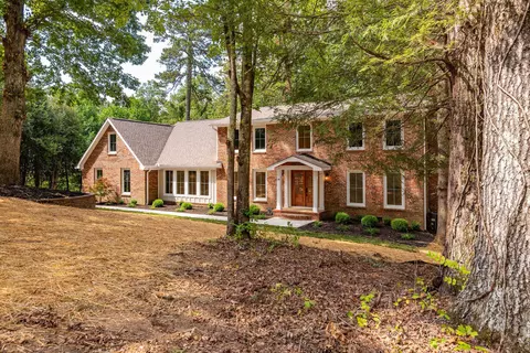 38 Rock Crest Dr, Signal Mountain, TN 37377