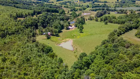 2216 Cove Hill Rd, Pikeville, TN 37367