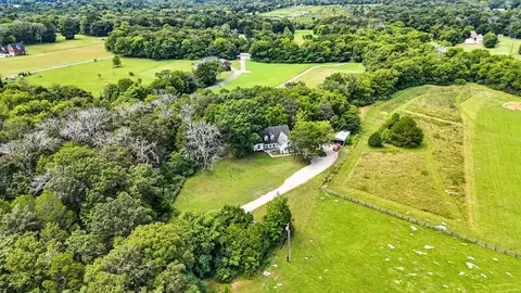 3875 Rockdale Fellowship Rd, Mount Juliet, TN 37122