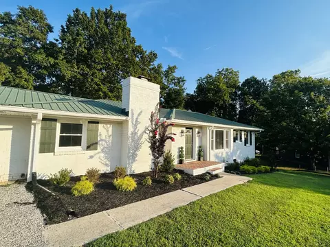 1514 5th Ave W, Springfield, TN 37172