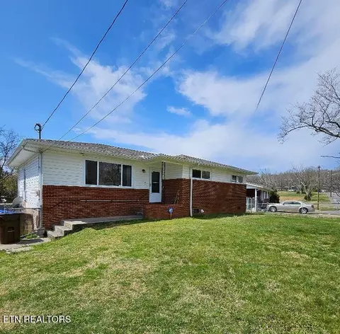 102 E Hutchinson Cir, Oak Ridge, TN 37830
