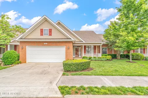 111 Devanshire Ct, Oak Ridge, TN 37830