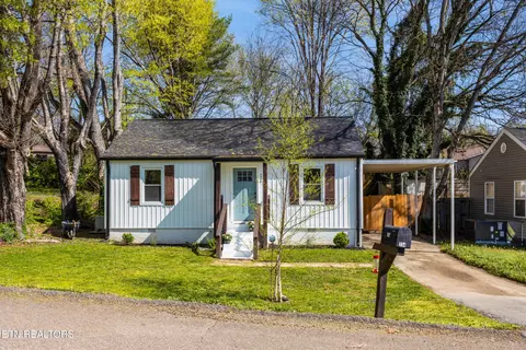 2348 NE Boxwood Ln, Knoxville, TN 37917