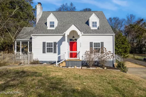 5508 Lake Shore Dr, Knoxville, TN 37920
