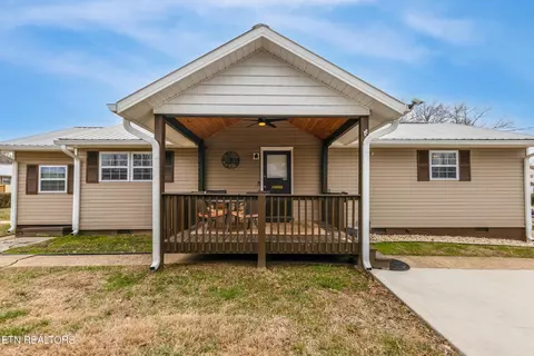111 Marshall Cir, Oak Ridge, TN 37830