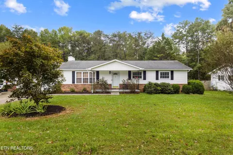 8014 Luscombe Dr, Knoxville, TN 37919