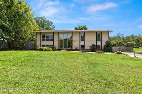 10704 Pinedale Dr, Knoxville, TN 37922