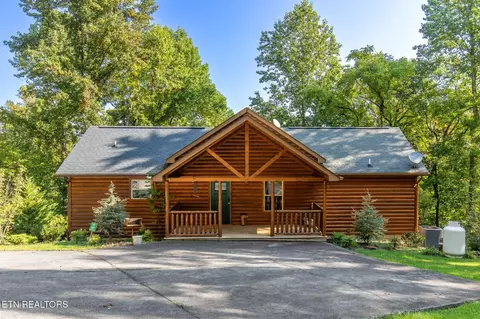 2471 Cove Mountain Ln, Sevierville, TN 37862