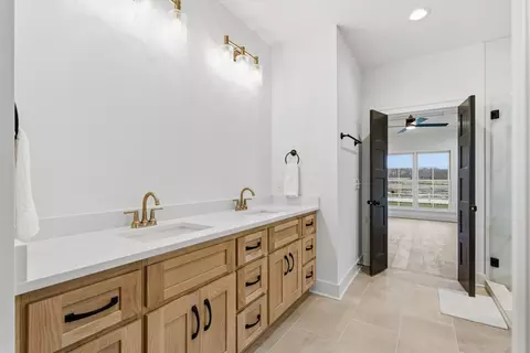 Bath - 5524 Sinclair St, Murfreesboro, TN 37127 photo 6 of 9
