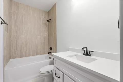 Bath - 5524 Sinclair St, Murfreesboro, TN 37127 photo 2 of 9