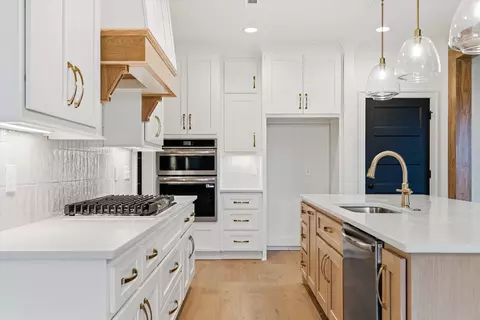 Kitchen - 5524 Sinclair St, Murfreesboro, TN 37127 photo 3 of 6