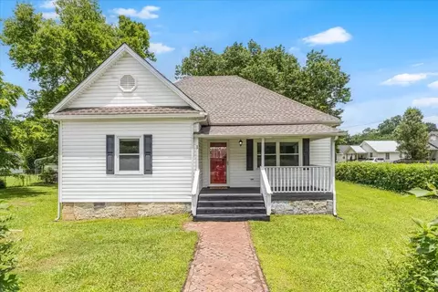 1 W 10th St, Chickamauga, GA 30707