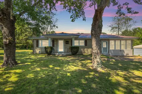 793 Gray Rd, Hohenwald, TN 38462