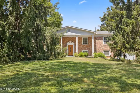 321 S Sevenoaks Dr, Knoxville, TN 37922