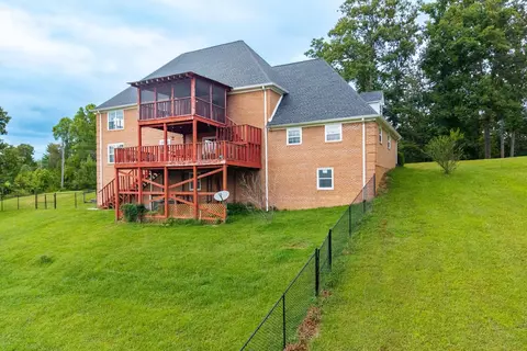 Exterior - 4100 River Rd, Baxter, TN 38544 photo 7 of 9