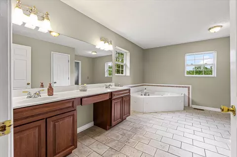 Bath - 4100 River Rd, Baxter, TN 38544 photo 4 of 6