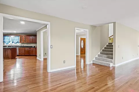 Living - 4100 River Rd, Baxter, TN 38544 photo 2 of 6