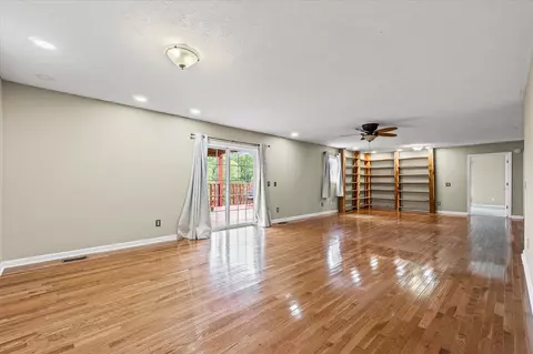 Living - 4100 River Rd, Baxter, TN 38544 photo 3 of 6