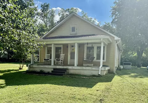 321 Spring St, Wartrace, TN 37183