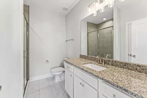 Bath - 2132 Gracie Bug Loop, Murfreesboro, TN 37128 photo 1 of 4