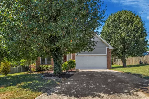 121 Hidden Forest Ln, La Vergne, TN 37086