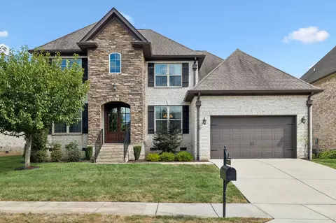 8009 June Apple Ln, Spring Hill, TN 37174