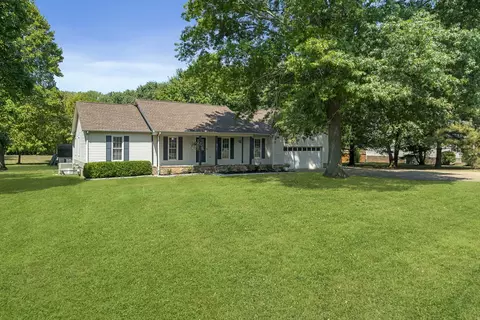 327 Stonewall Dr, Columbia, TN 38401