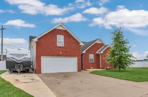 1053 Chardea Dr, Clarksville, TN 37040
