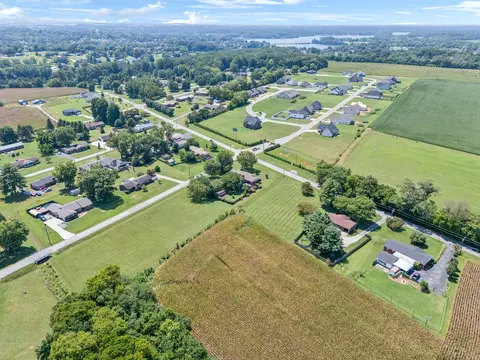 View/Area - 1336 Sharp Springs Rd, Decherd, TN 37324 photo 3 of 9