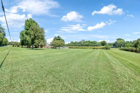 Exterior - 1336 Sharp Springs Rd, Decherd, TN 37324 photo 2 of 34