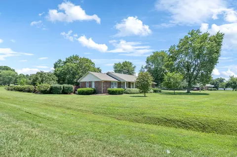 Exterior - 1336 Sharp Springs Rd, Decherd, TN 37324 photo 3 of 34