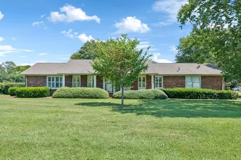 1336 Sharp Springs Rd, Decherd, TN 37324