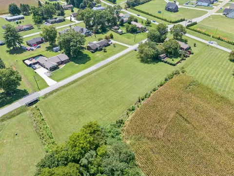 View/Area - 1336 Sharp Springs Rd, Decherd, TN 37324 photo 4 of 9